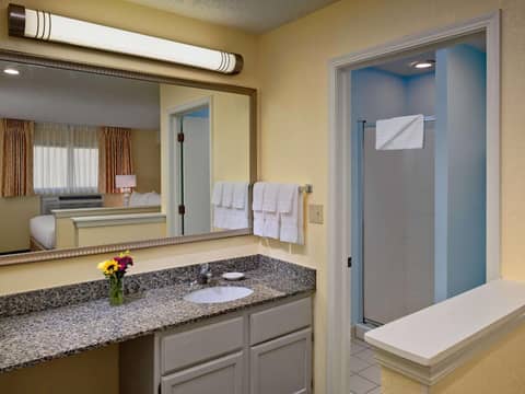 Sonesta ES Suites St. Louis - Chesterfield — bathroom