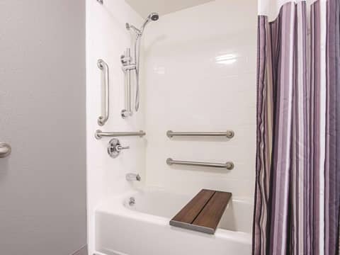 La Quinta Inn & Suites by Wyndham Portland DT Maine Med — photo 9