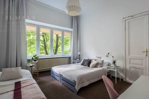 Cozy Old Town Apartments — hotel room