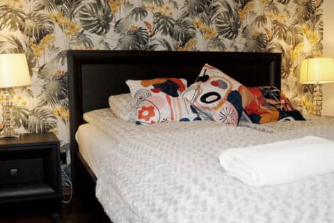 Cozy Old Town Apartments — hotel room