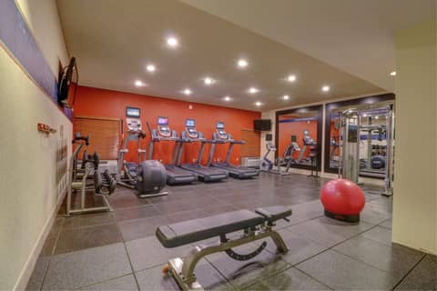 Hampton Inn Tropicana — photo 9