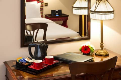 Hotel Barsey by Warwick — hotel room