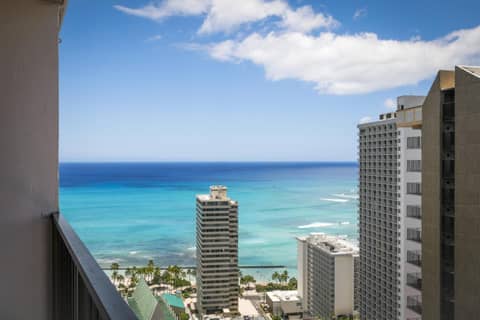 Aston at the Waikiki Banyan — photo 9