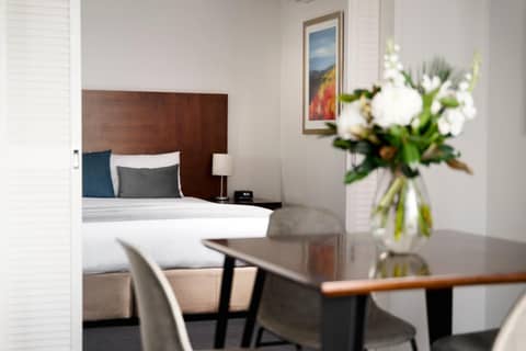 Quest West End — hotel room