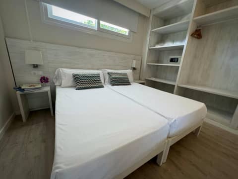 INN Mallorca Aparthotel — hotel room