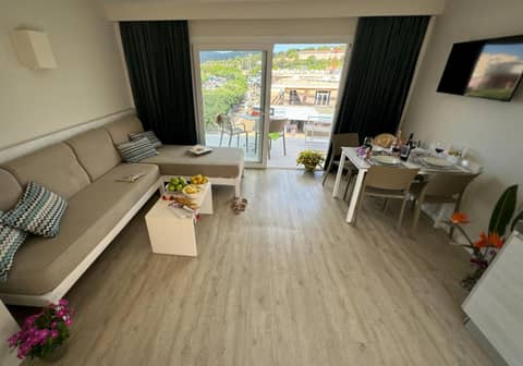 INN Mallorca Aparthotel — hotel room