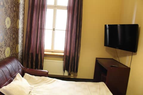 Cracow Old Town Guest House — hotel room