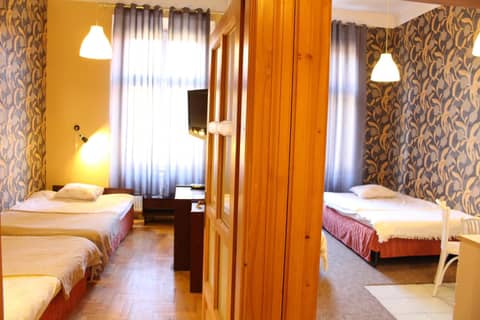 Cracow Old Town Guest House — hotel room
