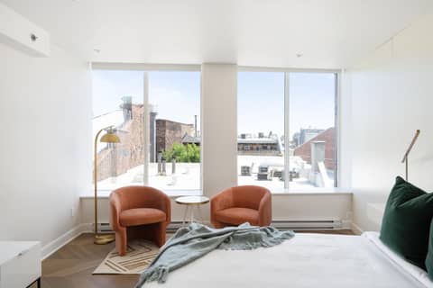 Sonder Saint Paul — hotel room