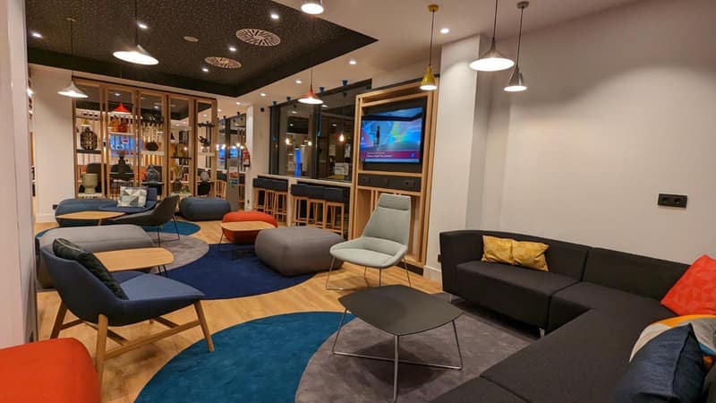 Holiday Inn Express Bilbao Airport by IHG — lounge