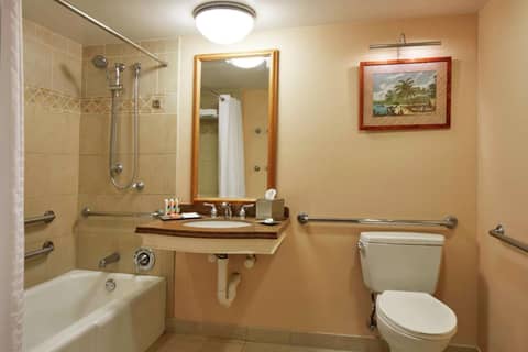 Hilton Hawaiian Village Waikiki Beach Resort — photo 9