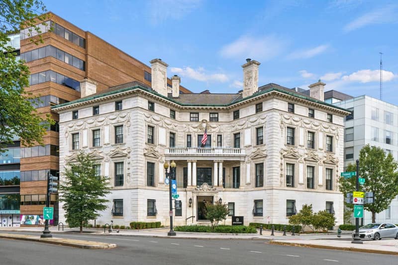Placemakr Dupont Circle — building