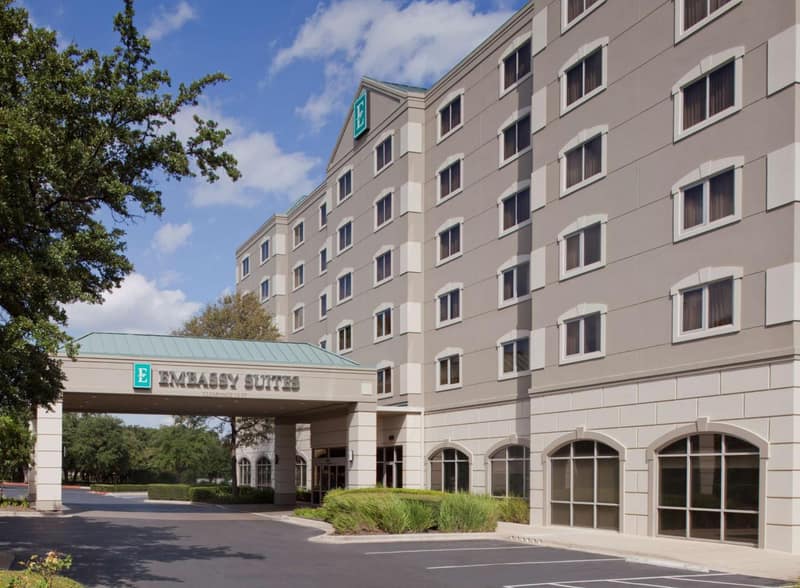 Embassy Suites by Hilton Austin Arboretum — building