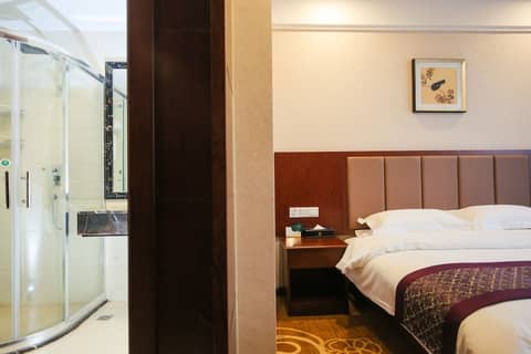 New Knight Royal Hotel — photo 3