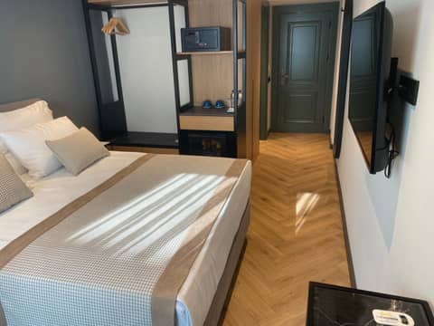 İn The Middle Hotel — photo 9
