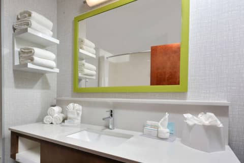 Hampton Inn & Suites Charlotte North I 485 — photo 7