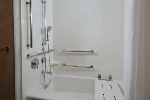 Hampton Inn & Suites Charlotte North I 485 — photo 9