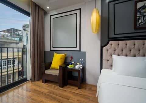 Bella Premier Hotel & Rooftop Skybar — photo 5