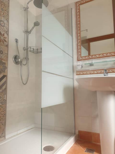 Hotel Elite Palermo Centro & Bistro' — bathroom