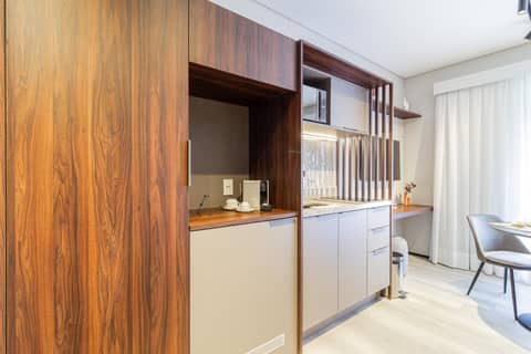 Iconyc Charlie Ibirapuera Hotel — kitchen