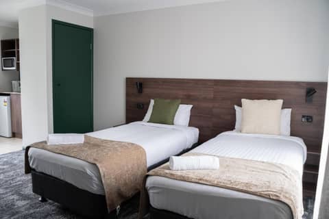 Wallaby Hotel — hotel room