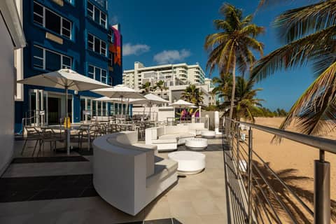 The Tryst Beachfront Hotel — photo 9