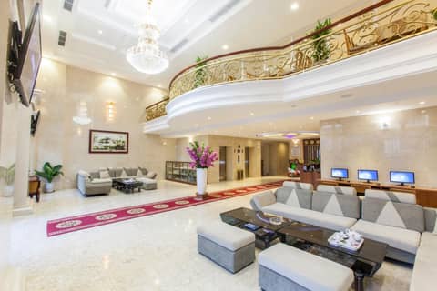 Moonlight Hotel & Suites - Highfloor view of the city center and Dragon Bridge — photo 3