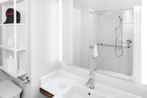 Fairfield Inn & Suites by Marriott New York Manhattan/Times Square South — photo 9
