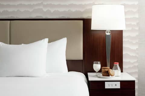 DoubleTree Suites by Hilton Phoenix — photo 3