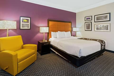 La Quinta Inn & Suites by Wyndham Phoenix Scottsdale — photo 3