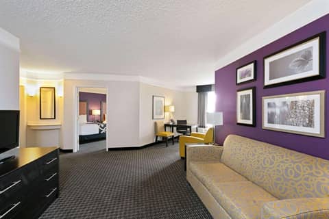 La Quinta Inn & Suites by Wyndham Phoenix Scottsdale — photo 4