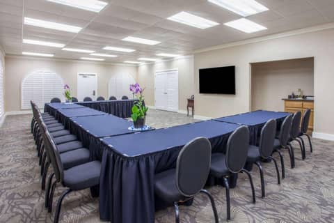 Days Inn by Wyndham San Diego Hotel Circle — photo 3