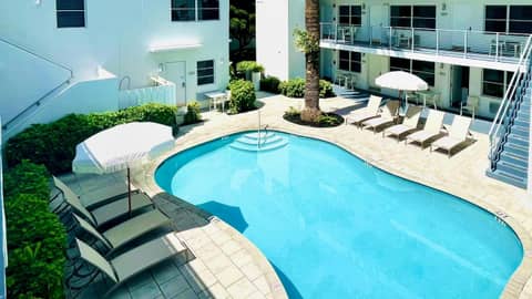 Aqua Hotel — recepcion & lobby