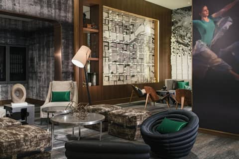 Renaissance Chicago Downtown Hotel — lounge