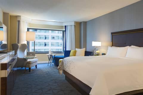Renaissance Chicago Downtown Hotel — hotel room
