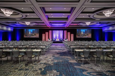 Renaissance Chicago Downtown Hotel — photo 9