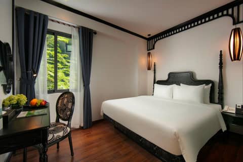 Hanoi Le Chateau Hotel & Spa — hotel room