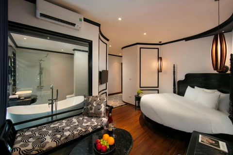 Hanoi Le Chateau Hotel & Spa — hotel room