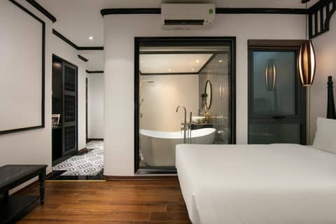 Hanoi Le Chateau Hotel & Spa — hotel room