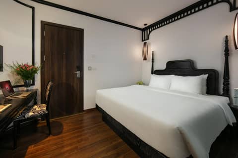 Hanoi Le Chateau Hotel & Spa — hotel room
