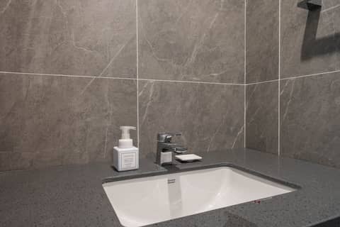 H AVENUE HOTEL GIJANG ILGWANG — bathroom