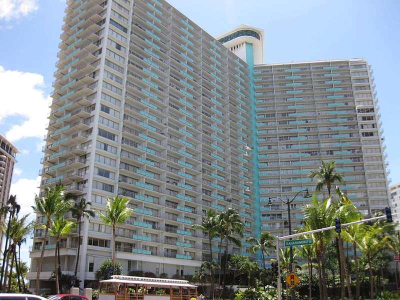 Ilikai Hotel & Luxury Suites — building