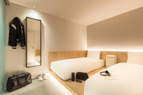 Zedwell Underground Hotel Tottenham Court Rd — hotel room