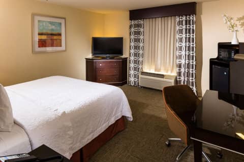 Hampton Inn & Suites Las Vegas South — photo 4