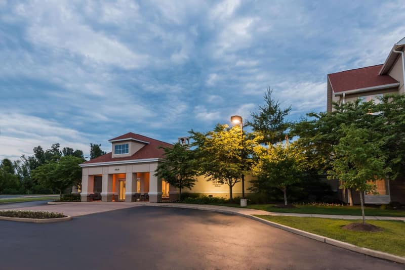 Larkspur Landing Extended Stay Suites St Louis Riverport — building