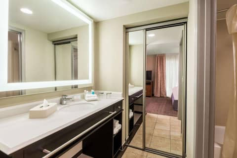 Larkspur Landing Extended Stay Suites St Louis Riverport — photo 4