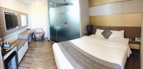 New Sun Hotel — hotel room