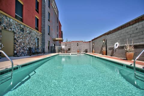 Hampton Inn & Suites Scottsdale at Talking Stick — photo 9