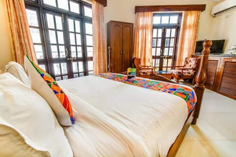 Sunset Beach Resort — hotel room