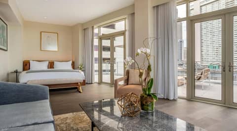 ONE11 Hotel — hotel room